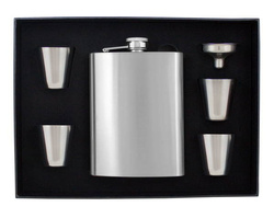 ZESTAW PIERSIÓWKA  4 KIELISZKI LEJEK KW8